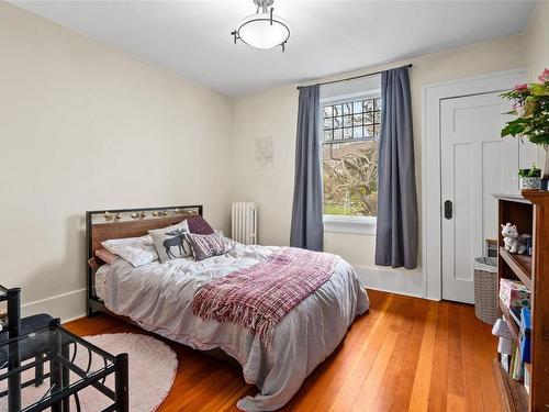 337 Moss St, Victoria, BC - Indoor Photo Showing Bedroom