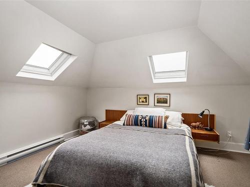 337 Moss St, Victoria, BC - Indoor Photo Showing Bedroom