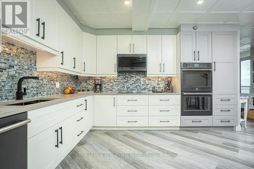 1504 - 5250 Lakeshore Road, Burlington (Appleby), ON - Indoor Photo Showing Kitchen With Upgraded Kitchen