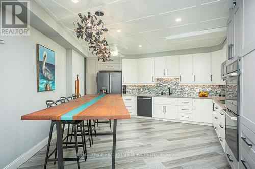 1504 - 5250 Lakeshore Road, Burlington (Appleby), ON - Indoor Photo Showing Kitchen With Upgraded Kitchen