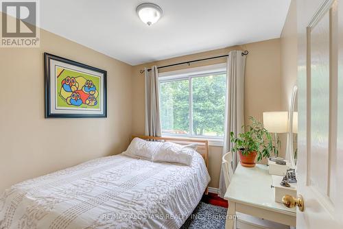 1057 Base Line Road, Kawartha Lakes, ON - Indoor Photo Showing Bedroom