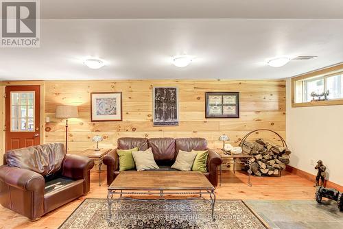 1057 Base Line Road, Kawartha Lakes, ON - Indoor Photo Showing Living Room