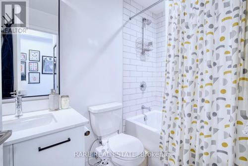 403 - 899 Queen Street E, Toronto (South Riverdale), ON - Indoor Photo Showing Bathroom