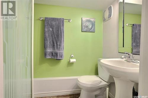 2720 Winnipeg Street, Regina, SK - Indoor Photo Showing Bathroom