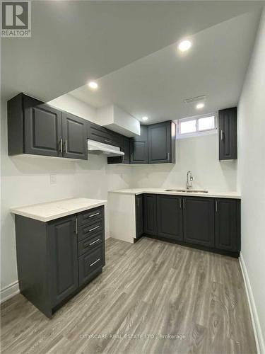 20 Pentonville Bsmt Road, Brampton, ON - Indoor Photo Showing Kitchen