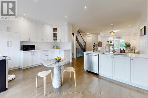 8B Parker Avenue, Richmond Hill, ON - Indoor Photo Showing Kitchen