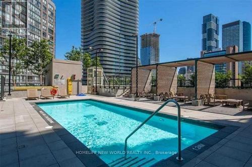 818 - 955 Bay Street, Toronto, ON - Outdoor With In Ground Pool