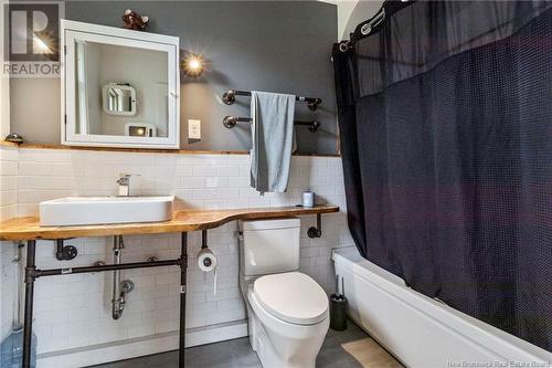 226 Highfield Street, Moncton, NB - Indoor Photo Showing Bathroom