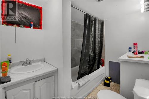 412 Prince Road, Windsor, ON - Indoor Photo Showing Bathroom