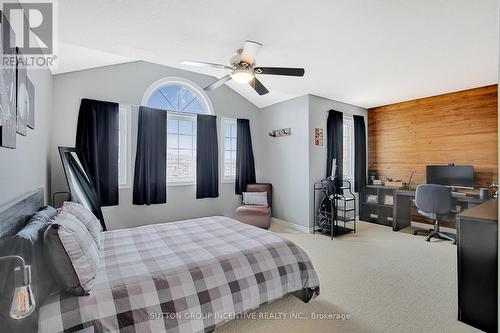 920 Booth Avenue, Innisfil, ON - Indoor Photo Showing Bedroom