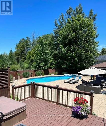 920 Booth Avenue, Innisfil, ON - Outdoor With Deck Patio Veranda With Backyard