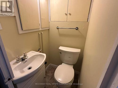 594 Bonaccord Street, Peterborough, ON - Indoor Photo Showing Bathroom