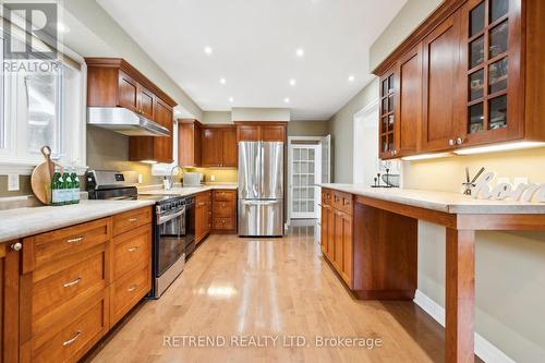1426 Chalice Crescent, Mississauga, ON - Indoor Photo Showing Kitchen