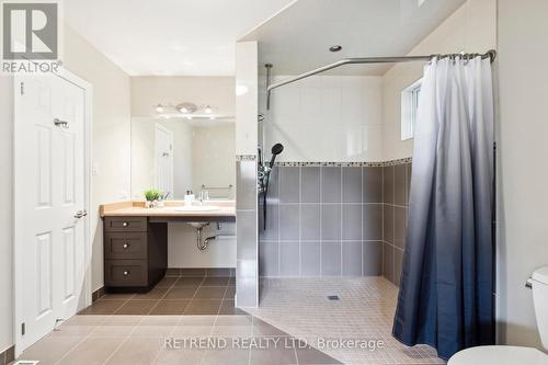 1426 Chalice Crescent, Mississauga, ON - Indoor Photo Showing Bathroom