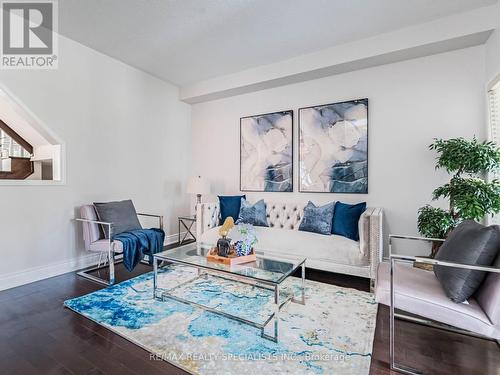 28 Crystal Glen Crescent, Brampton, ON - Indoor Photo Showing Living Room