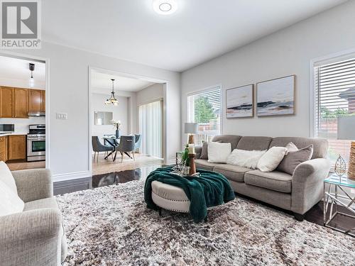 28 Crystal Glen Crescent, Brampton, ON - Indoor Photo Showing Living Room