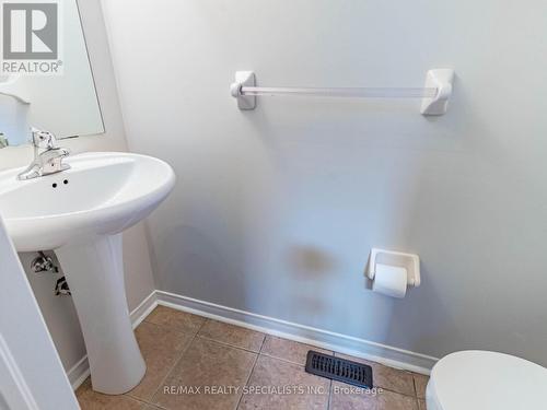 28 Crystal Glen Crescent, Brampton, ON - Indoor Photo Showing Bathroom