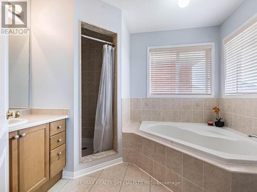 28 Crystal Glen Crescent, Brampton, ON - Indoor Photo Showing Bathroom