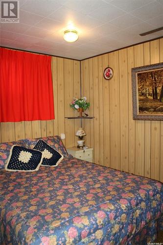 542 6Th Avenue W, Shaunavon, SK - Indoor Photo Showing Bedroom