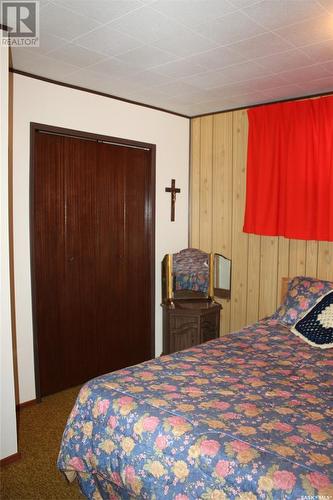 542 6Th Avenue W, Shaunavon, SK - Indoor Photo Showing Bedroom