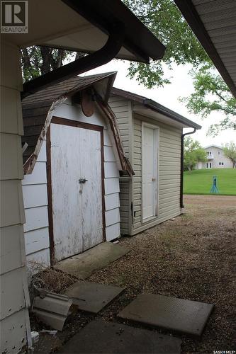 542 6Th Avenue W, Shaunavon, SK - Outdoor With Exterior