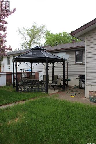 542 6Th Avenue W, Shaunavon, SK - Outdoor With Deck Patio Veranda