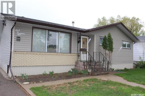 542 6Th Avenue W, Shaunavon, SK - Outdoor