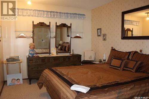 542 6Th Avenue W, Shaunavon, SK - Indoor Photo Showing Bedroom