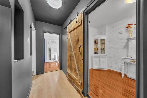 377 Emerald Street N, Hamilton, ON - Indoor Photo Showing Other Room
