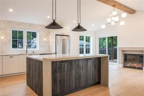 4306 Sixth Avenue, Niagara Falls, ON - Indoor Photo Showing Kitchen With Upgraded Kitchen