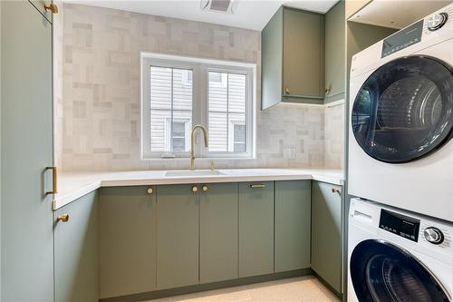 4306 Sixth Avenue, Niagara Falls, ON - Indoor Photo Showing Laundry Room