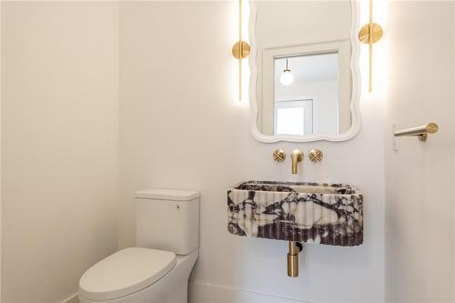 4306 Sixth Avenue, Niagara Falls, ON - Indoor Photo Showing Bathroom