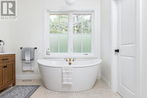 303 Clearwater Lake Road, Huntsville, ON - Indoor Photo Showing Bathroom