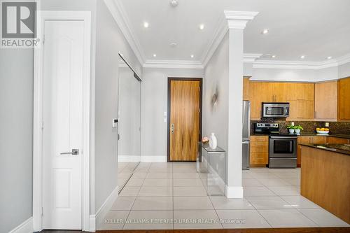 Uph8 - 60 South Town Centre Boulevard, Markham, ON - Indoor Photo Showing Kitchen