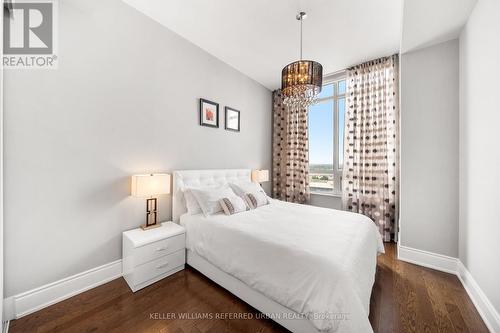 Uph8 - 60 South Town Centre Boulevard, Markham, ON - Indoor Photo Showing Bedroom