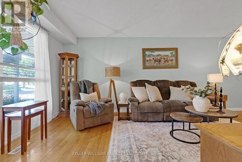 416 Fleetwood Drive, Oshawa, ON - Indoor Photo Showing Living Room