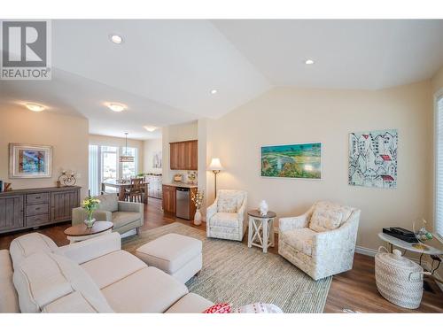 2450 Radio Tower Road Unit# 187, Oliver, BC - Indoor Photo Showing Living Room