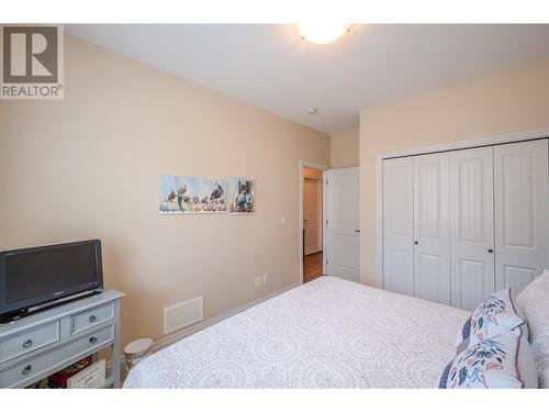 2450 Radio Tower Road Unit# 187, Oliver, BC - Indoor Photo Showing Bedroom