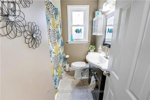 40 Mcdonald Avenue, Thorold, ON - Indoor Photo Showing Bathroom