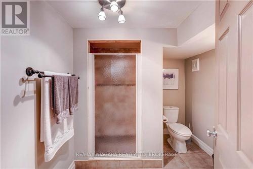 40 Mcdonald Avenue, Thorold, ON - Indoor Photo Showing Bathroom