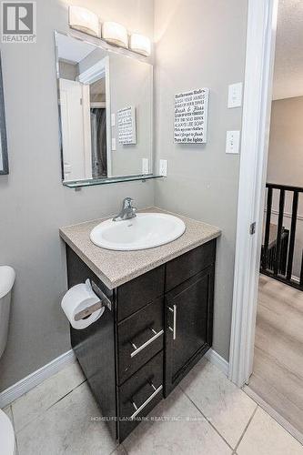 27 - 255 Summerfield Drive, Guelph (Pine Ridge), ON - Indoor Photo Showing Bathroom