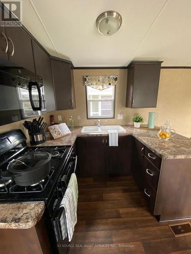 359 - 1501 Line 8 Road, Niagara-On-The-Lake, ON - Indoor Photo Showing Kitchen