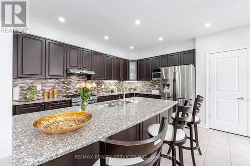 7 Swanton Road, Brampton, ON - Indoor Photo Showing Kitchen With Upgraded Kitchen