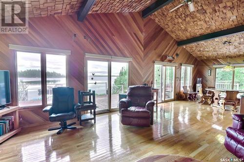 Arrowhead Island, Lac La Ronge, SK - Indoor Photo Showing Living Room