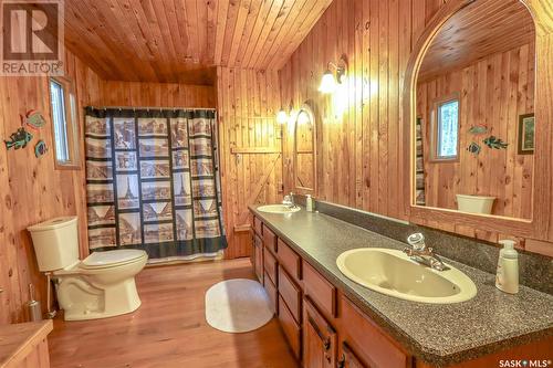 Arrowhead Island, Lac La Ronge, SK - Indoor Photo Showing Bathroom