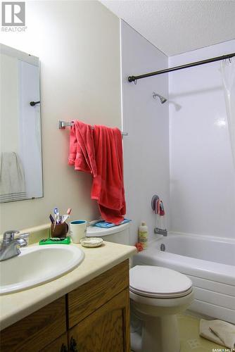 144 First Avenue N, Yorkton, SK - Indoor Photo Showing Bathroom