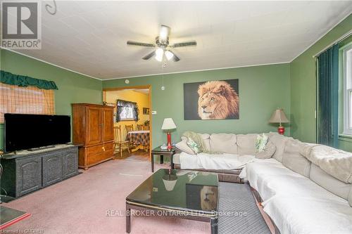 4035 Rebstock Road, Fort Erie, ON - Indoor Photo Showing Living Room