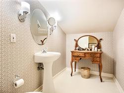 Powder room - 