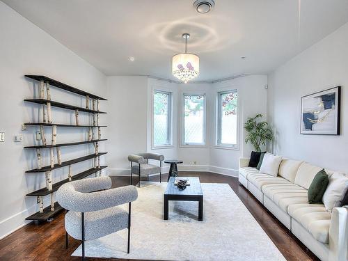 Salon - 250 Rue Einstein, Dollard-Des-Ormeaux, QC - Indoor Photo Showing Living Room