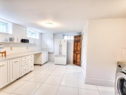 Salle de lavage - 250 Rue Einstein, Dollard-Des-Ormeaux, QC - Indoor Photo Showing Laundry Room